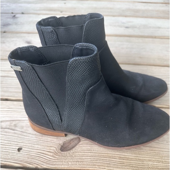 Roxy women's black pull on ankle boots size 7 - Picture 1 of 8